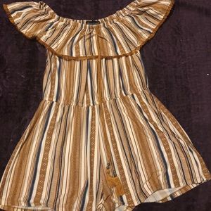 Cute yellow-blue stripper romper. Never worn